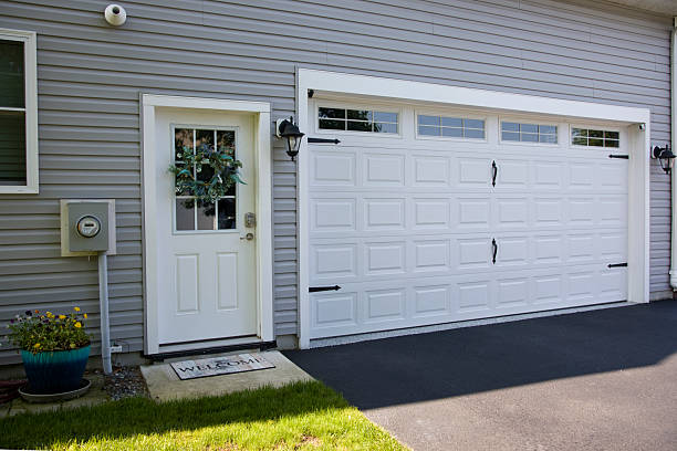 24/7 Emergency Garage Door Panel Replacement experts in Louisa County County, VA